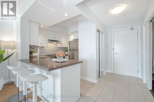 838 - 125 Omni Drive, Toronto, ON - Indoor Photo Showing Kitchen