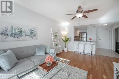 838 - 125 Omni Drive, Toronto, ON - Indoor Photo Showing Living Room