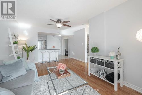 838 - 125 Omni Drive, Toronto, ON - Indoor Photo Showing Living Room