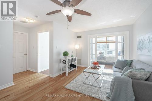 838 - 125 Omni Drive, Toronto, ON - Indoor Photo Showing Living Room