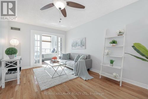 838 - 125 Omni Drive, Toronto, ON - Indoor Photo Showing Living Room