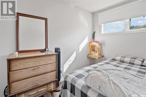 438 T Avenue N, Saskatoon, SK - Indoor Photo Showing Bedroom