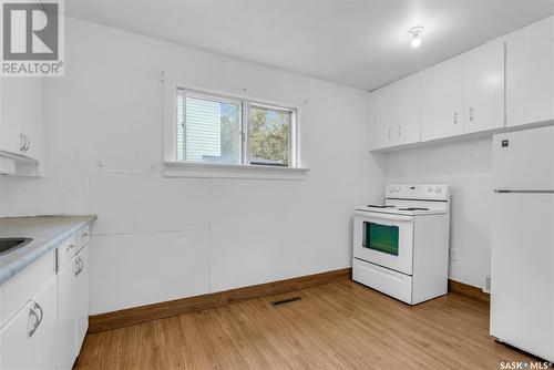 929 K Avenue S, Saskatoon, SK - Indoor Photo Showing Kitchen