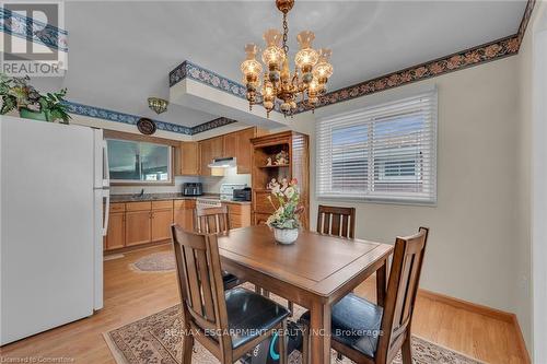 122 Rainbow Drive, Hamilton, ON - Indoor Photo Showing Dining Room