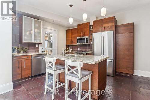 211 Herkimer Street, Hamilton, ON - Indoor Photo Showing Kitchen With Upgraded Kitchen