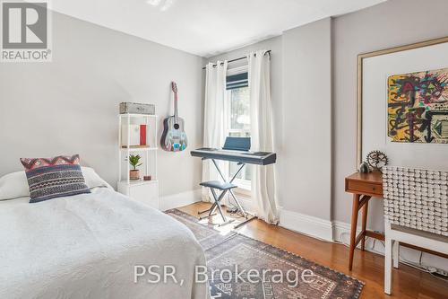 211 Herkimer Street, Hamilton, ON - Indoor Photo Showing Bedroom