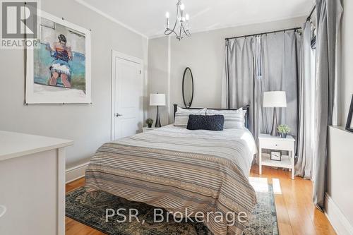 211 Herkimer Street, Hamilton, ON - Indoor Photo Showing Bedroom