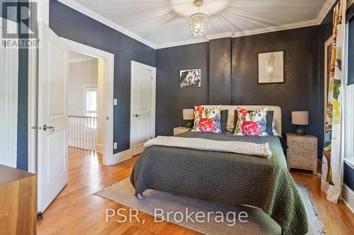 211 Herkimer Street, Hamilton, ON - Indoor Photo Showing Bedroom