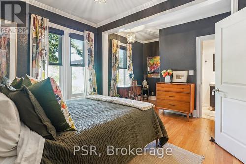 211 Herkimer Street, Hamilton, ON - Indoor Photo Showing Bedroom