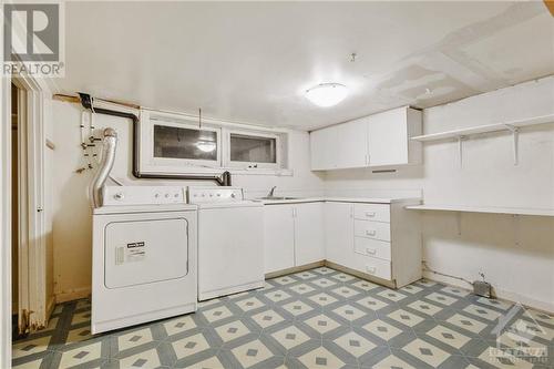 500 Edgeworth Avenue, Ottawa, ON - Indoor Photo Showing Laundry Room