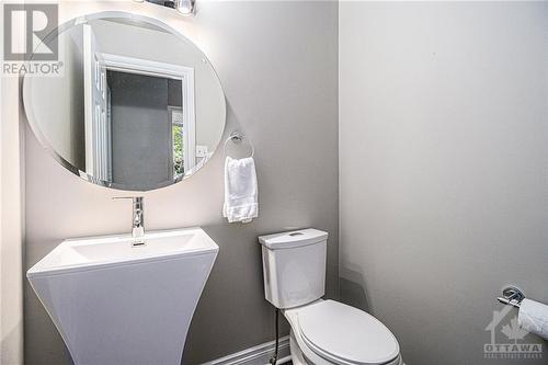 24 Greenpointe Drive, Ottawa, ON - Indoor Photo Showing Bathroom