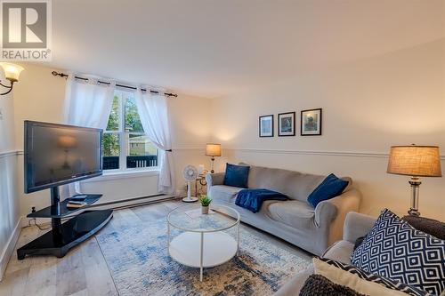 81 Merrymeeting Road, St. John'S, NL - Indoor Photo Showing Living Room