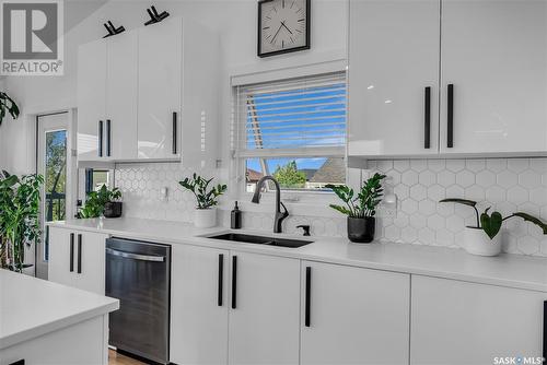 10 Walker Court, Battleford, SK - Indoor Photo Showing Kitchen With Double Sink