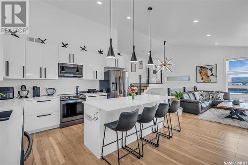 10 Walker Court, Battleford, SK - Indoor Photo Showing Kitchen With Stainless Steel Kitchen With Upgraded Kitchen