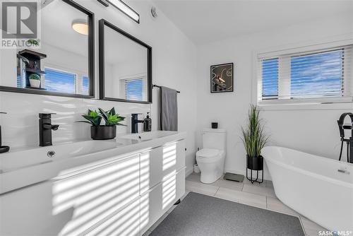 10 Walker Court, Battleford, SK - Indoor Photo Showing Bathroom