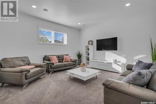 10 Walker Court, Battleford, SK - Indoor Photo Showing Living Room