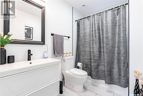 10 Walker Court, Battleford, SK - Indoor Photo Showing Bathroom