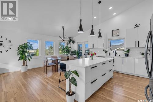 10 Walker Court, Battleford, SK - Indoor Photo Showing Kitchen With Upgraded Kitchen