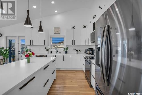 10 Walker Court, Battleford, SK - Indoor Photo Showing Kitchen With Stainless Steel Kitchen With Upgraded Kitchen