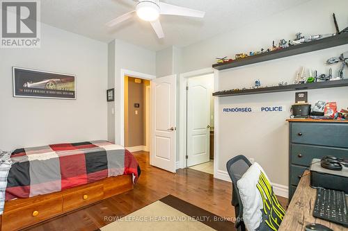 3399 Crane Avenue, London, ON - Indoor Photo Showing Bedroom