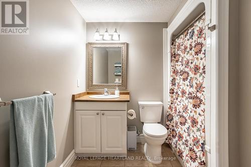 3399 Crane Avenue, London, ON - Indoor Photo Showing Bathroom