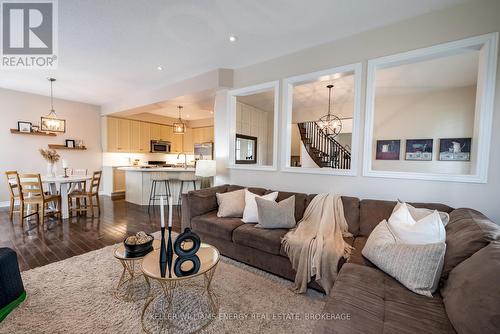 323 Cachet Boulevard, Whitby (Brooklin), ON - Indoor Photo Showing Living Room