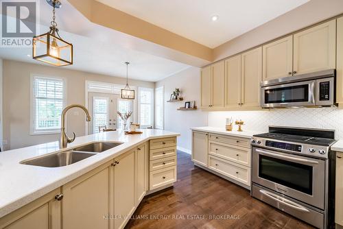 323 Cachet Boulevard, Whitby (Brooklin), ON - Indoor Photo Showing Kitchen With Double Sink