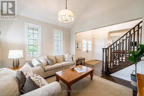 323 Cachet Boulevard, Whitby (Brooklin), ON - Indoor Photo Showing Living Room