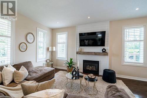 323 Cachet Boulevard, Whitby (Brooklin), ON - Indoor Photo Showing Living Room With Fireplace