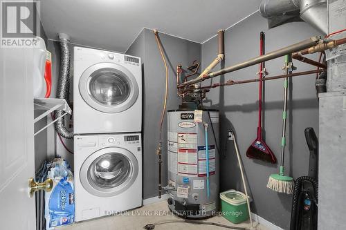 1205 - 30 Chapman Court, London, ON - Indoor Photo Showing Laundry Room