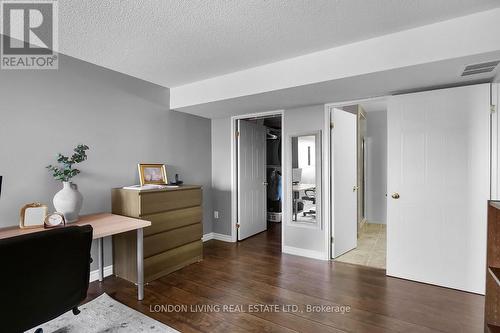 1205 - 30 Chapman Court, London, ON - Indoor