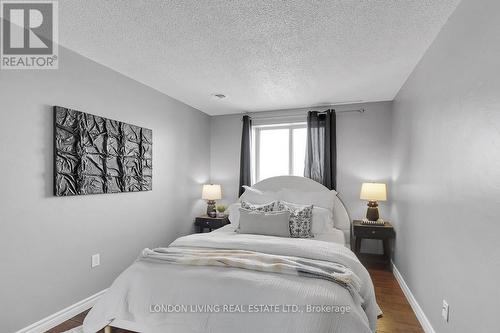 1205 - 30 Chapman Court, London, ON - Indoor Photo Showing Bedroom