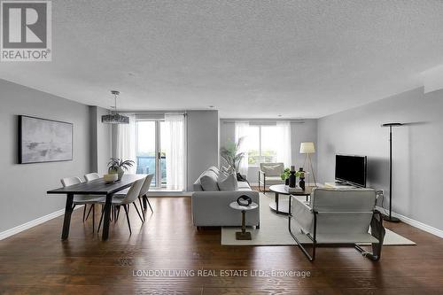 1205 - 30 Chapman Court, London, ON - Indoor Photo Showing Living Room