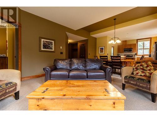 4559 Timberline  Crescent Unit# 611D, Fernie, BC - Indoor Photo Showing Living Room