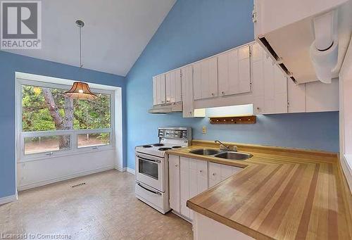 2822 Folkway Drive, Mississauga, ON - Indoor Photo Showing Kitchen With Double Sink