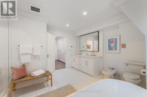 37 Farnham Avenue, Toronto, ON - Indoor Photo Showing Bathroom