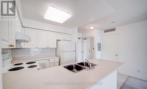 812 - 33 Empress Avenue, Toronto, ON - Indoor Photo Showing Kitchen With Double Sink