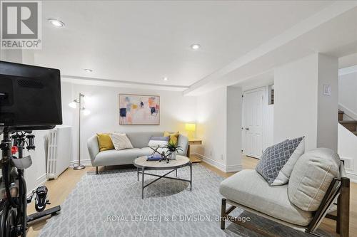 17 Lesmount Avenue, Toronto, ON - Indoor Photo Showing Living Room