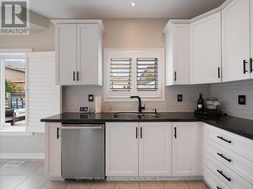 341 Lauderdale Drive, Vaughan, ON - Indoor Photo Showing Kitchen With Double Sink