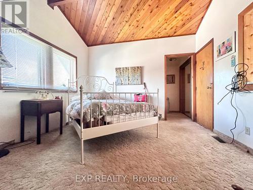 553 Simcoe Street, Collingwood, ON - Indoor Photo Showing Bedroom