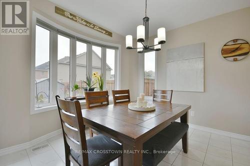 16 Daly Court, Springwater, ON - Indoor Photo Showing Dining Room