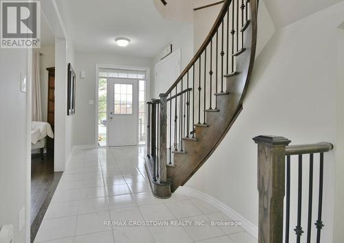 16 Daly Court, Springwater, ON - Indoor Photo Showing Other Room