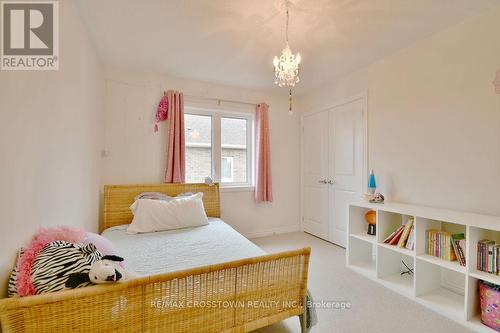 16 Daly Court, Springwater, ON - Indoor Photo Showing Bedroom