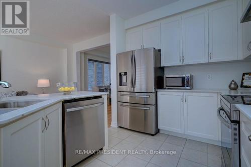 20 Donald Stewart Road, Brampton, ON - Indoor Photo Showing Kitchen