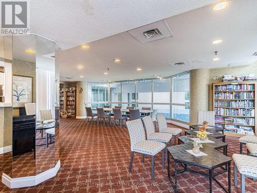 1002 - 320 Mill Street S, Brampton, ON - Indoor Photo Showing Living Room