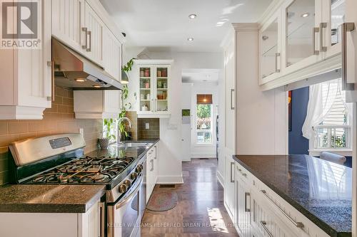 452 Westmoreland Avenue N, Toronto, ON - Indoor Photo Showing Kitchen With Upgraded Kitchen