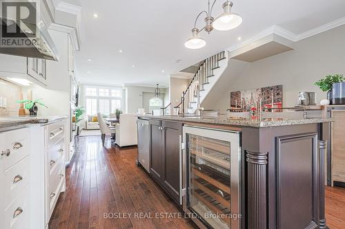 209C Randolph Road, Toronto, ON - Indoor Photo Showing Kitchen With Upgraded Kitchen