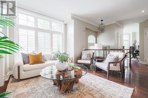 209C Randolph Road, Toronto, ON - Indoor Photo Showing Living Room