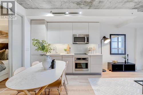 1706 - 210 Simcoe Street, Toronto, ON - Indoor Photo Showing Kitchen