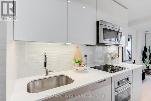 1706 - 210 Simcoe Street, Toronto, ON - Indoor Photo Showing Kitchen